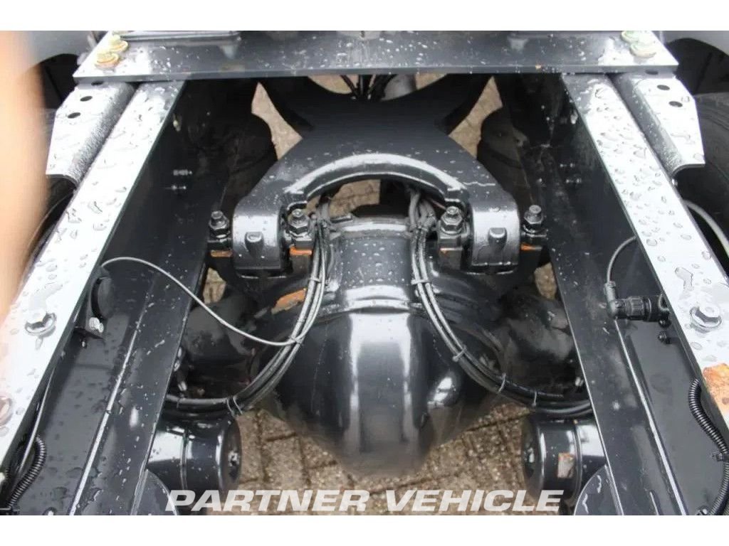 frontLeft : MAN TGX 18.440 Cabeza tractora