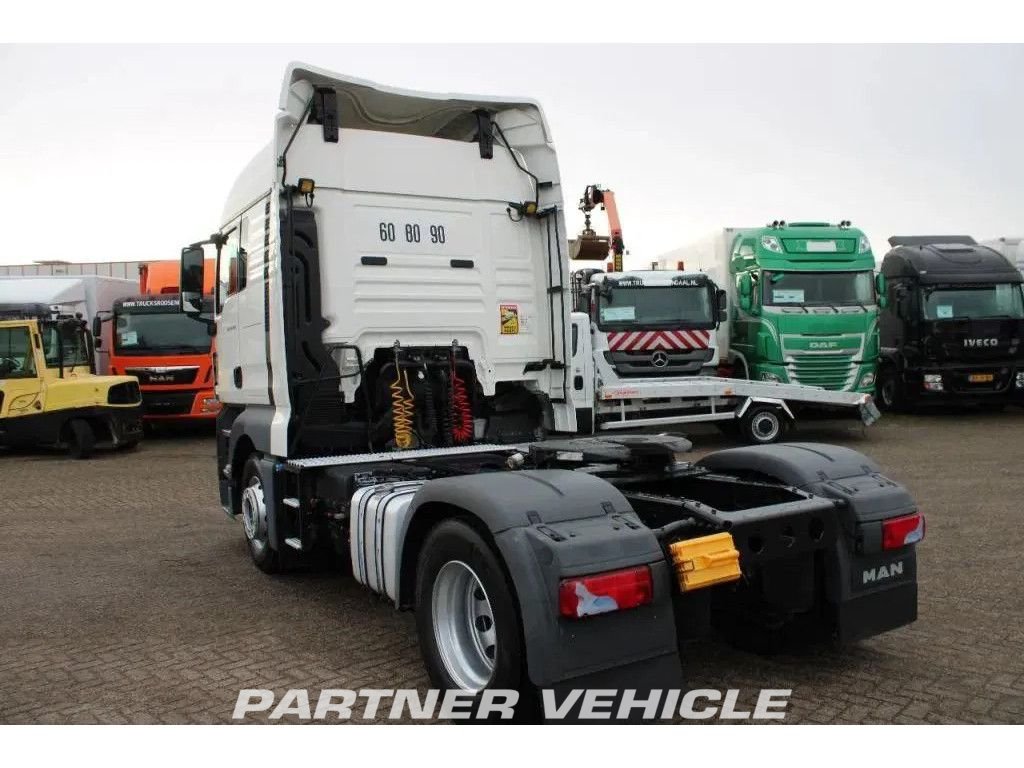 frontLeft : MAN TGX 18.440 Cabeza tractora