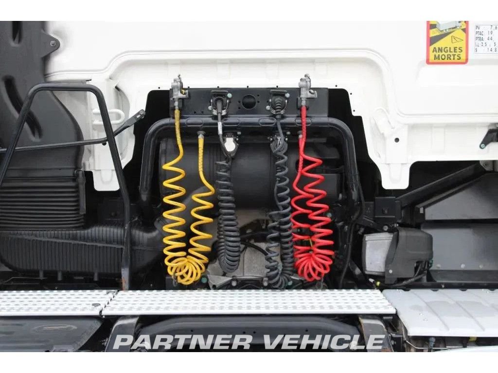 frontLeft : MAN TGX 18.440 Cabeza tractora