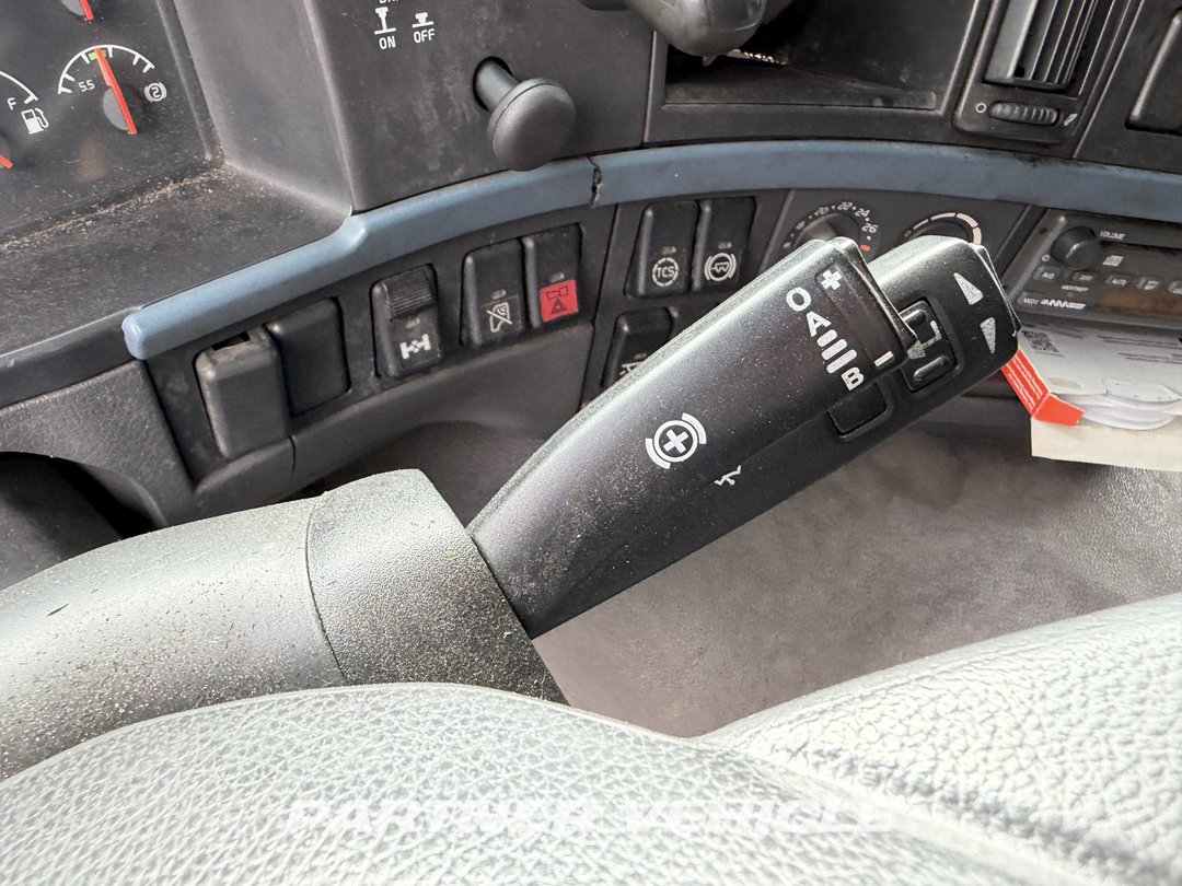 frontLeft : Volvo FM 380 Влекач