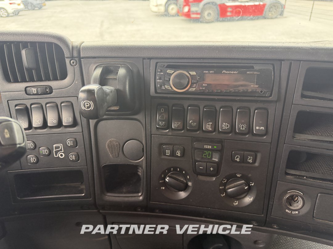 frontLeft : Scania R420 tegljač