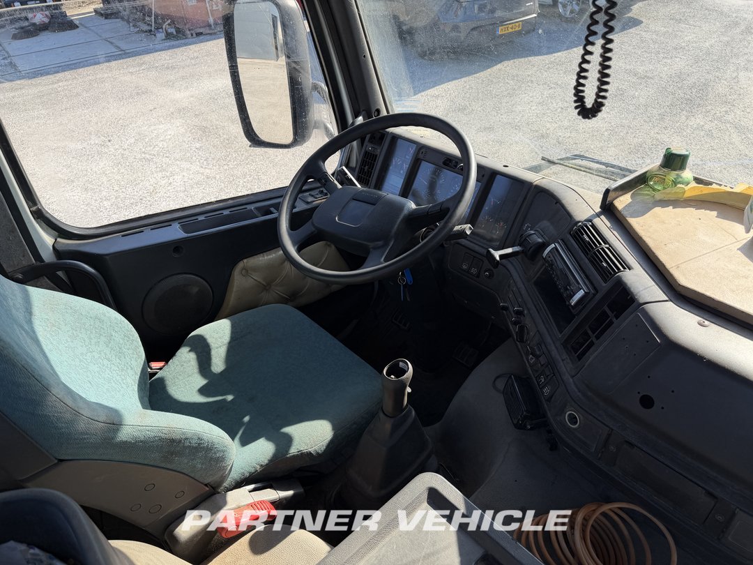 frontLeft : Volvo FM 290 Влекач