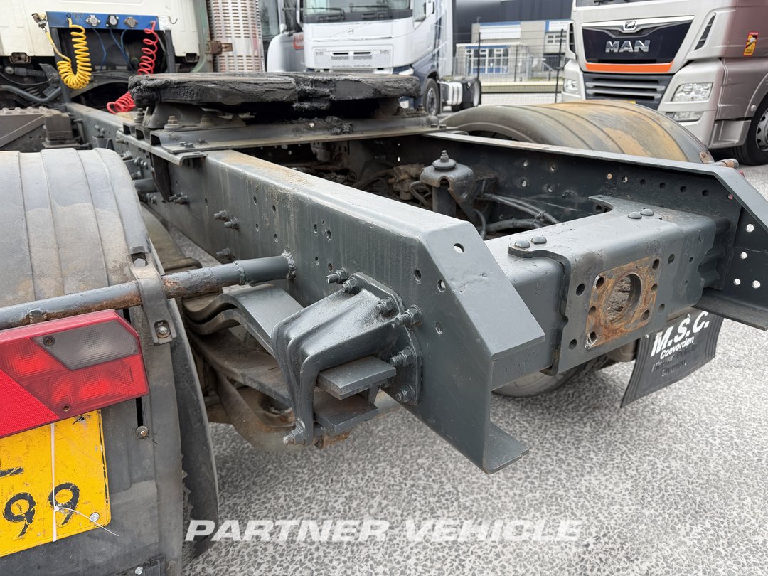 frontLeft : Volvo FM 380 Cap tractor