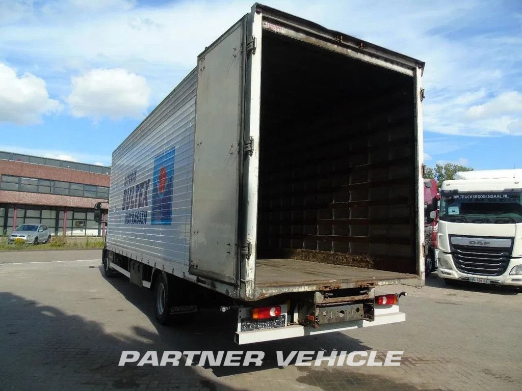 frontLeft : Iveco Eurocargo 120E250 Carroçarias furgão