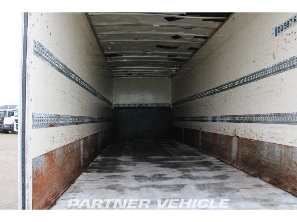 frontLeft : Iveco Eurocargo 160E250 Karoserije furgona