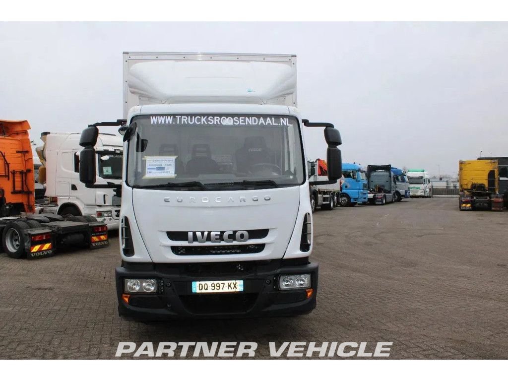 frontLeft : Iveco Eurocargo 160E250 Karoserije furgona