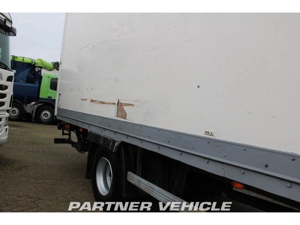 frontLeft : Iveco Eurocargo 160E250 Karoserije furgona