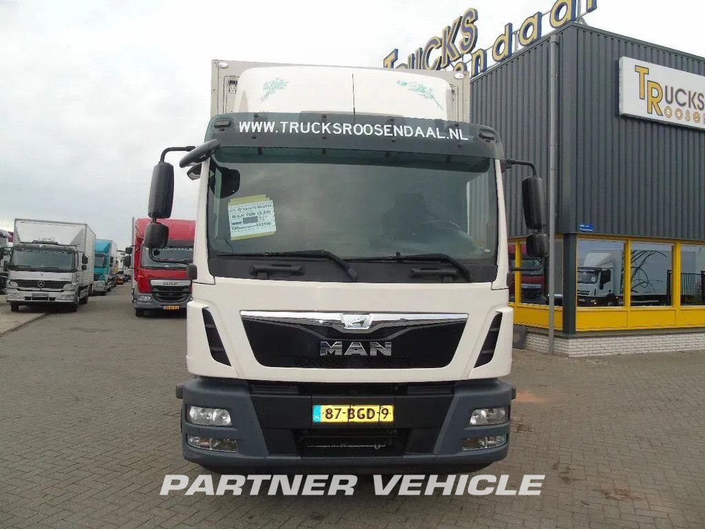 frontLeft : MAN TGM 12.250 Bakwagen