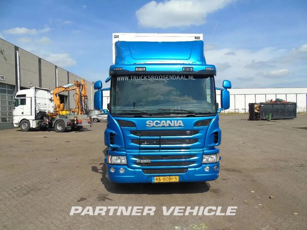 frontLeft : Scania P250 каросерия