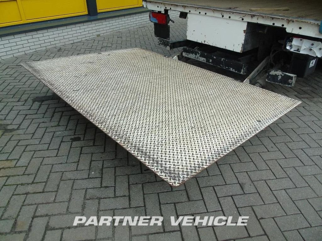 frontLeft : MAN TGL 12.250 Karoserije furgona