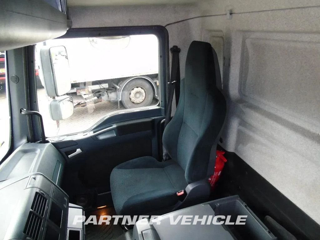 frontLeft : MAN TGL 12.250 Karoserije furgona