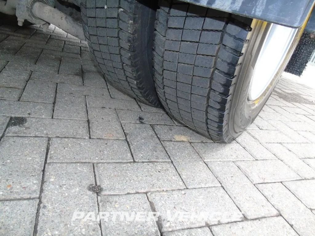 frontLeft : MAN TGL 12.250 Karoserije furgona