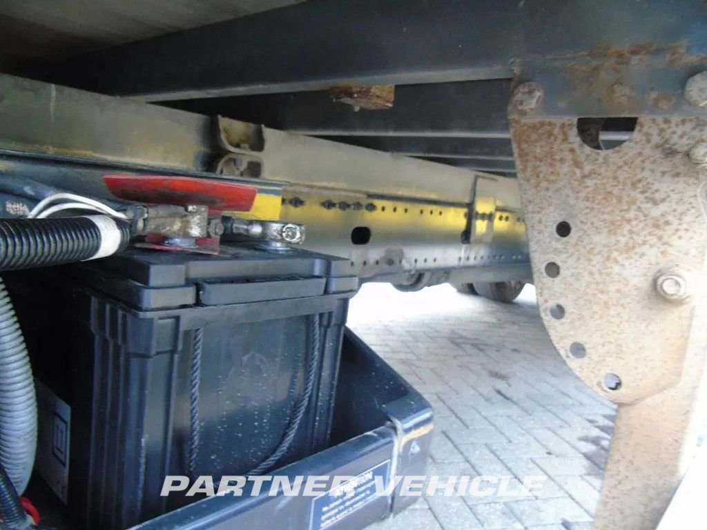 frontLeft : MAN TGL 12.250 Karoserije furgona