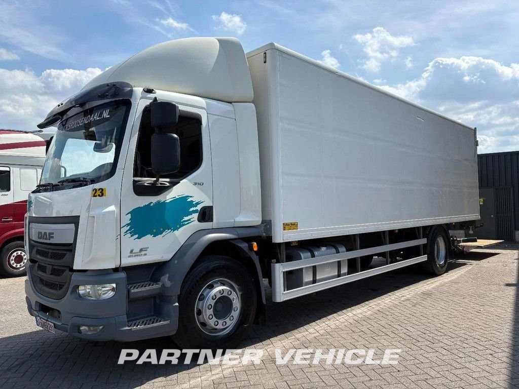 DAF LF 310 4X2  شاحنة الجسم الصندوقي