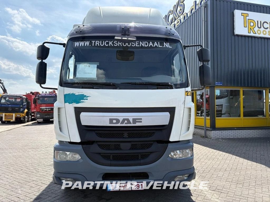 frontLeft : DAF LF 310 LKW mit Kofferaufbau