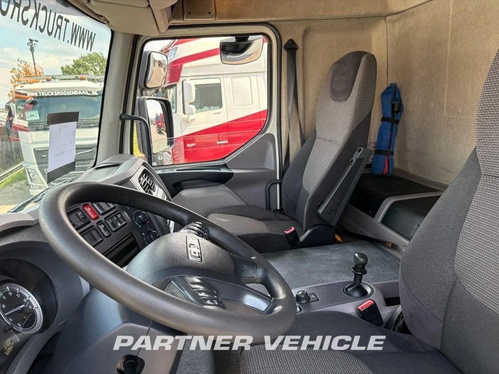 frontLeft : DAF LF 310 LKW mit Kofferaufbau