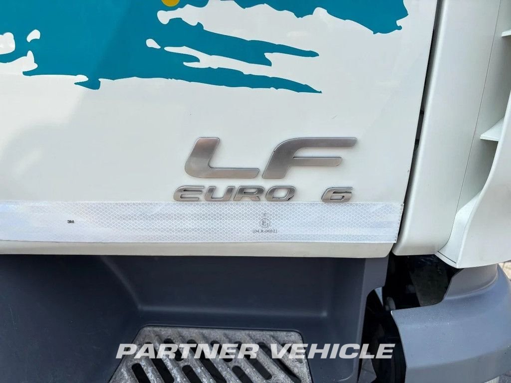 frontLeft : DAF LF 310 LKW mit Kofferaufbau