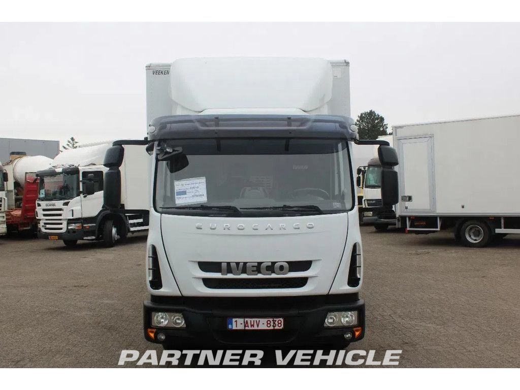 frontLeft : Iveco Eurocargo 80E180 Carroçarias furgão