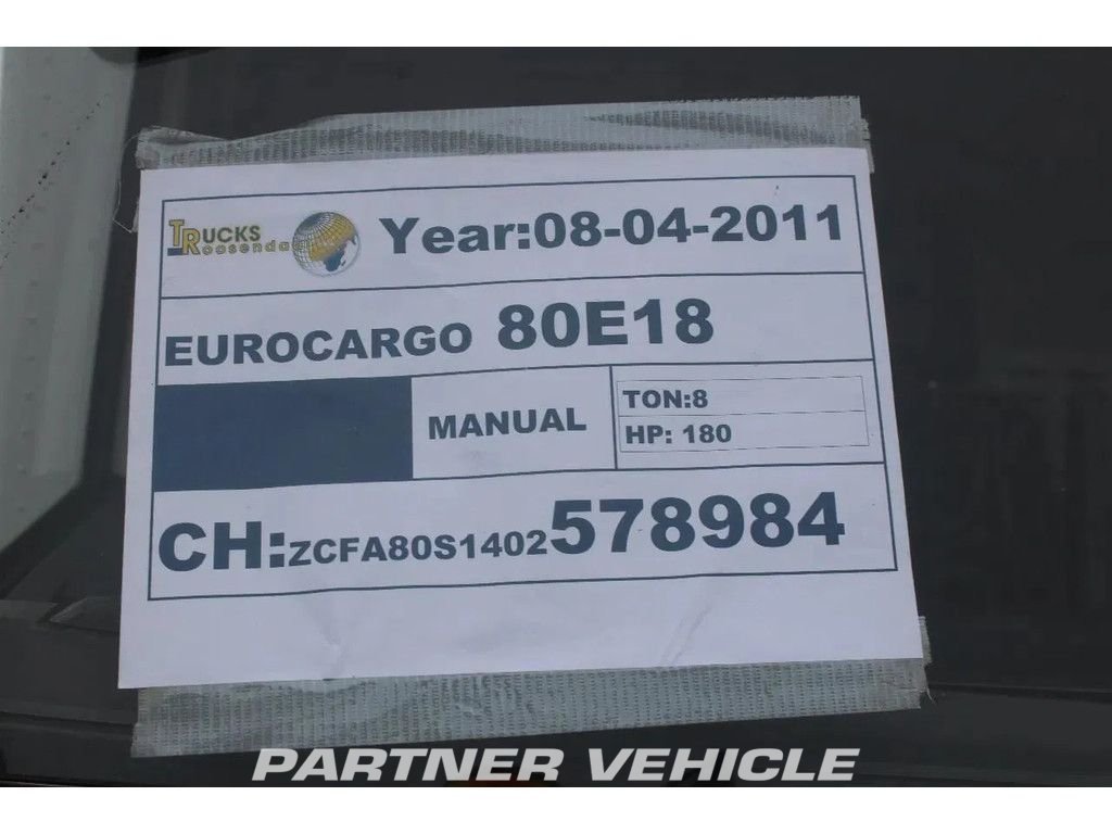 frontLeft : Iveco Eurocargo 80E180 Carroçarias furgão