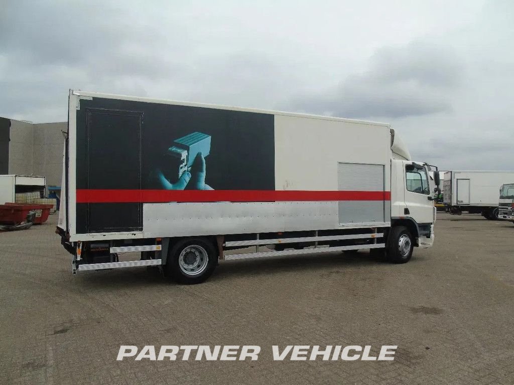 frontLeft : DAF CF65.220 Carrocerías furgónes
