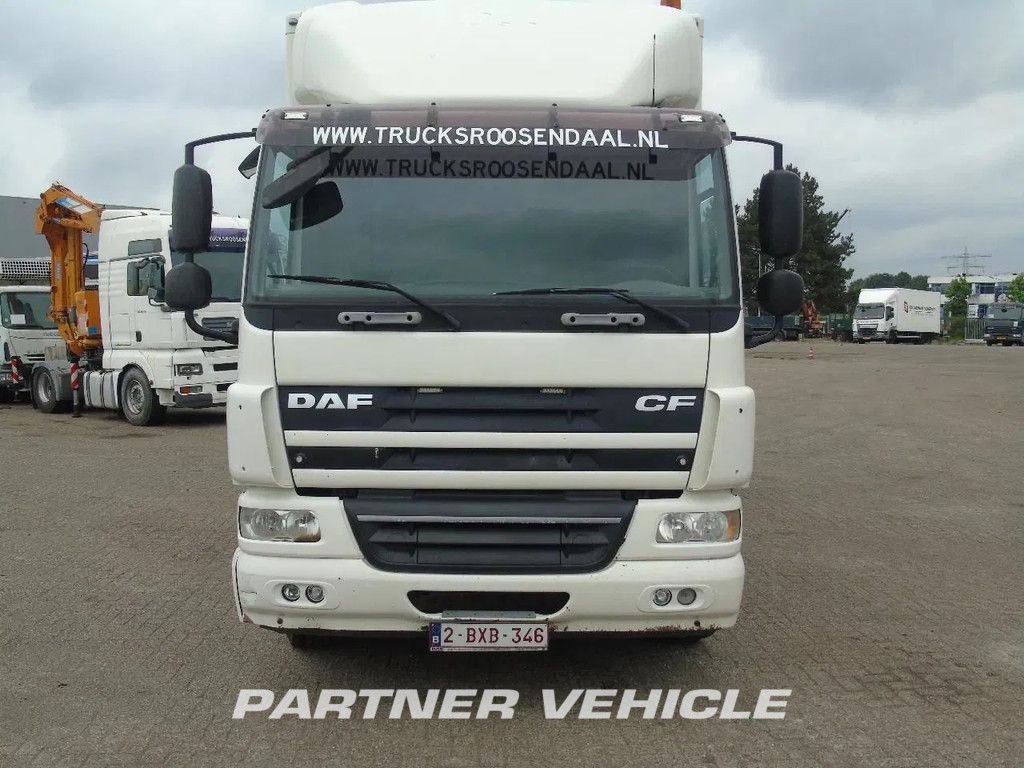 frontLeft : DAF CF65.220 Carrocerías furgónes