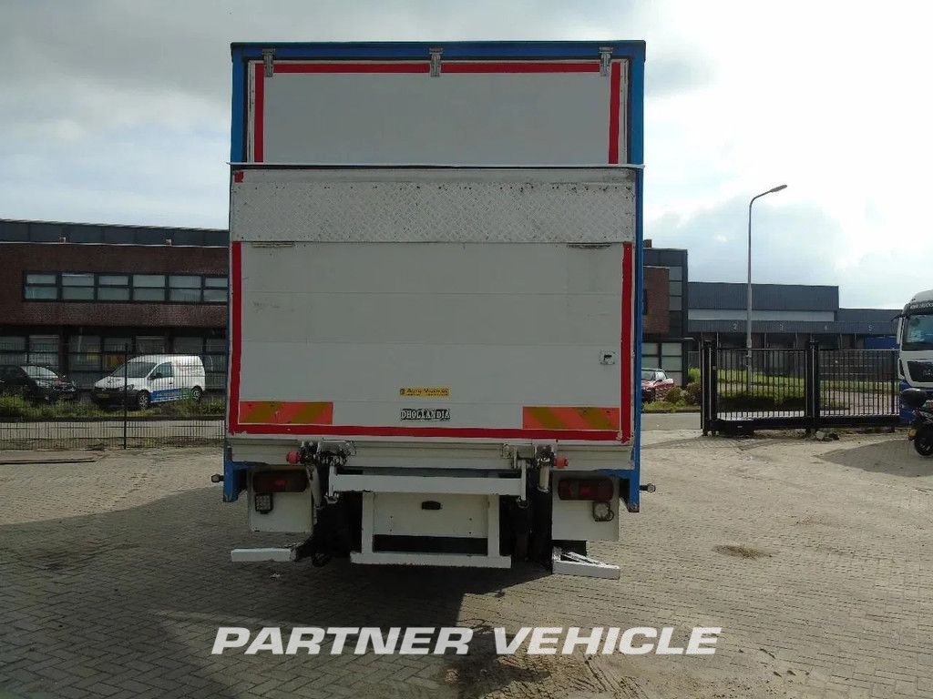frontLeft : Mercedes Atego 1218 каросерия
