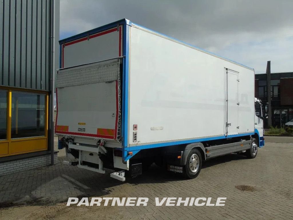 frontLeft : Mercedes Atego 1218 каросерия
