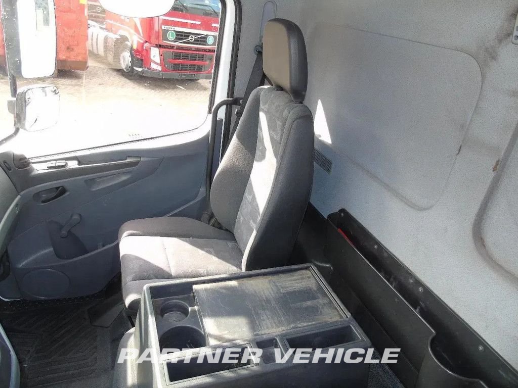 frontLeft : Mercedes Atego 1218 каросерия