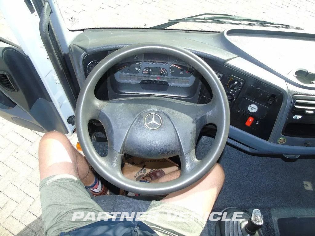 frontLeft : Mercedes Atego 1218 каросерия