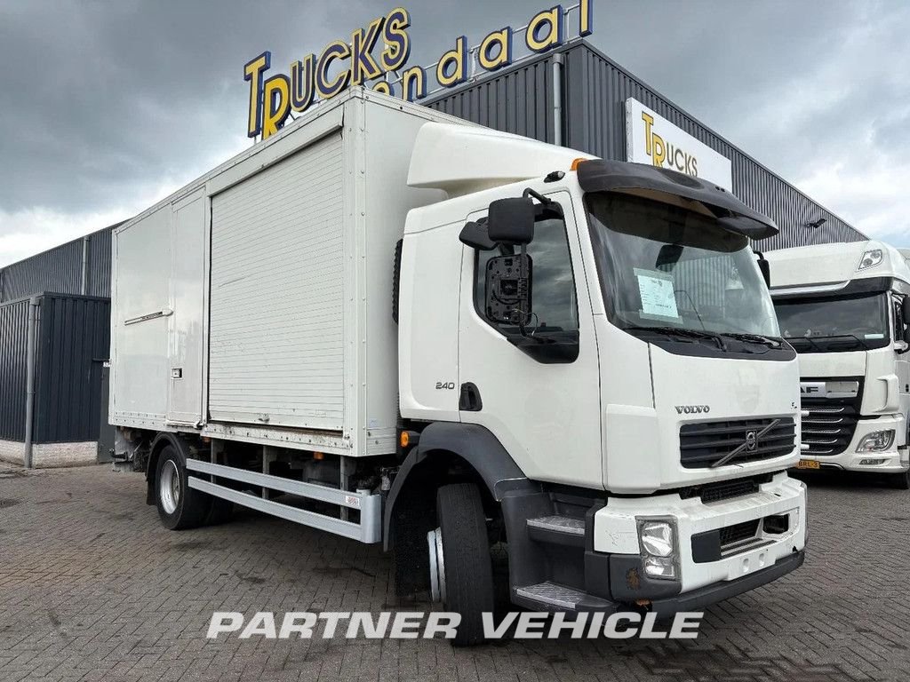 frontLeft : Volvo FL 12 Bakwagen