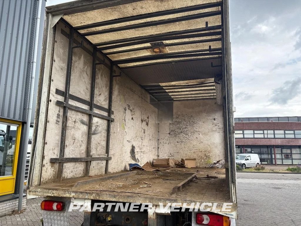 frontLeft : Volvo FL 12 Bakwagen