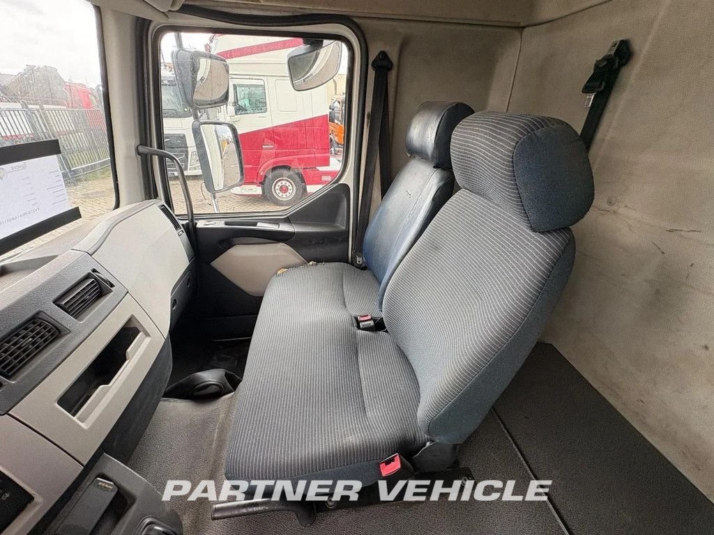 frontLeft : Volvo FL 12 Bakwagen