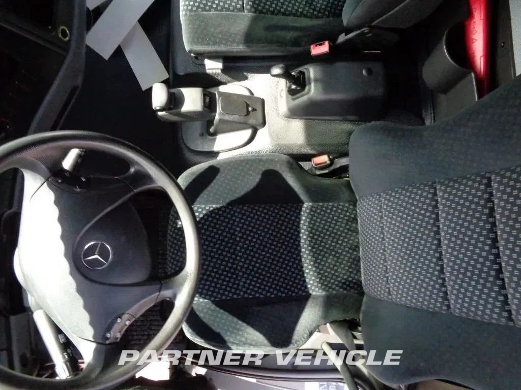 frontLeft : Mercedes Atego 816 umpikori kuorma-auto
