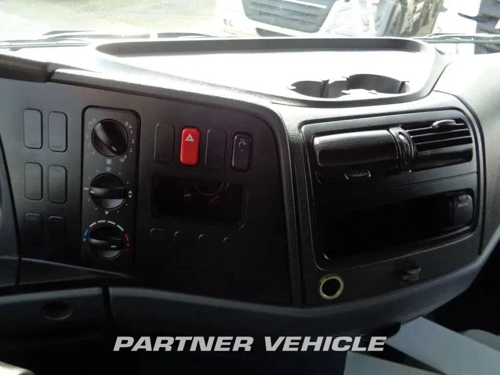 frontLeft : Mercedes Atego 816 umpikori kuorma-auto