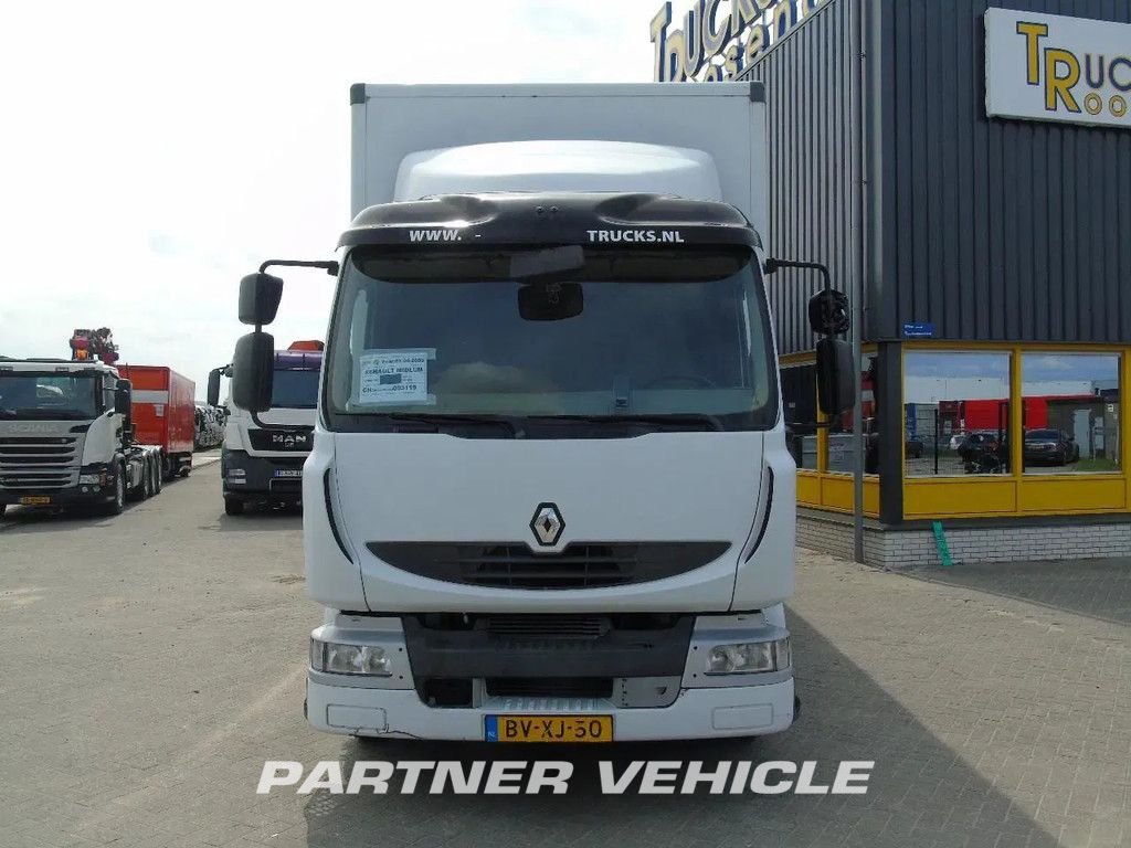 frontLeft : Renault Midlum 220 LKW mit Kofferaufbau