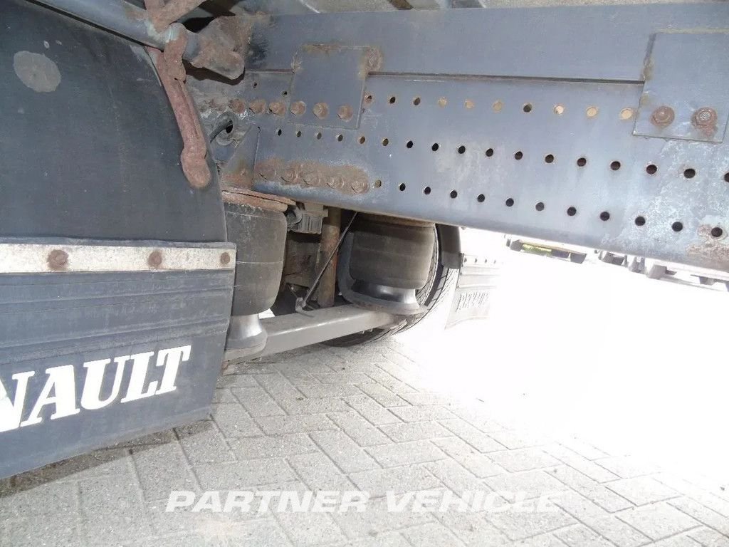 frontLeft : Renault Midlum 220 LKW mit Kofferaufbau