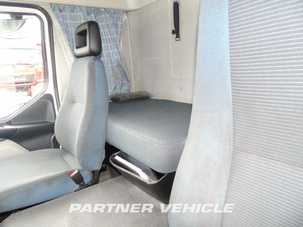 frontLeft : Volvo FL 240 umpikori kuorma-auto