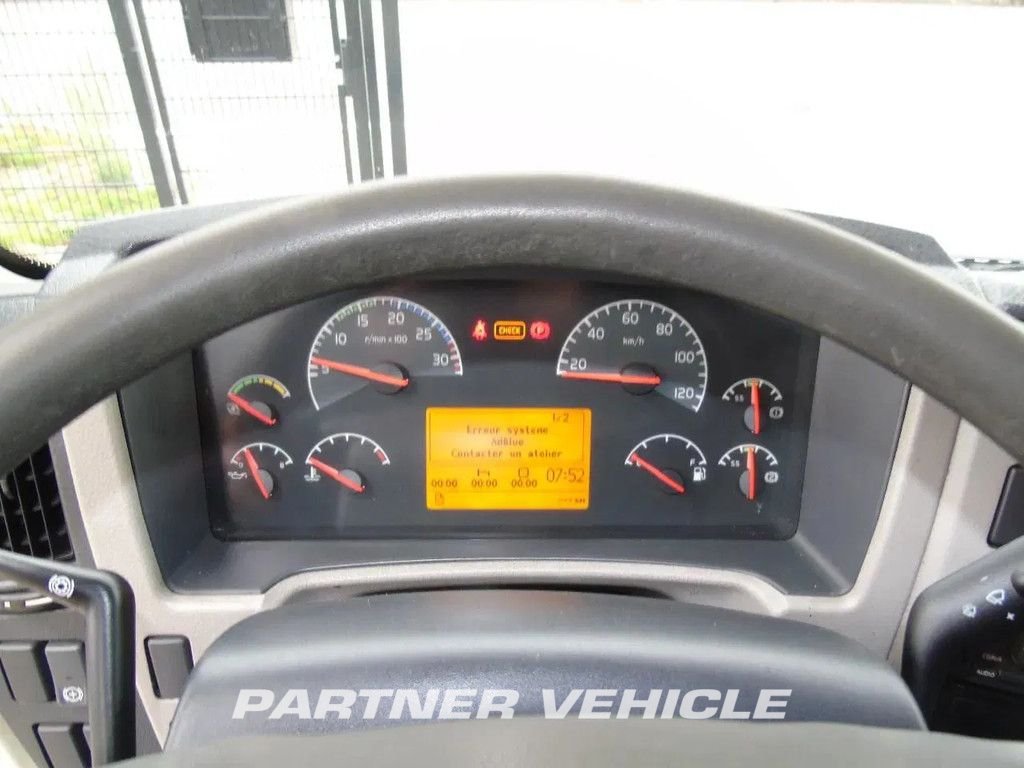 frontLeft : Volvo FL 240 umpikori kuorma-auto