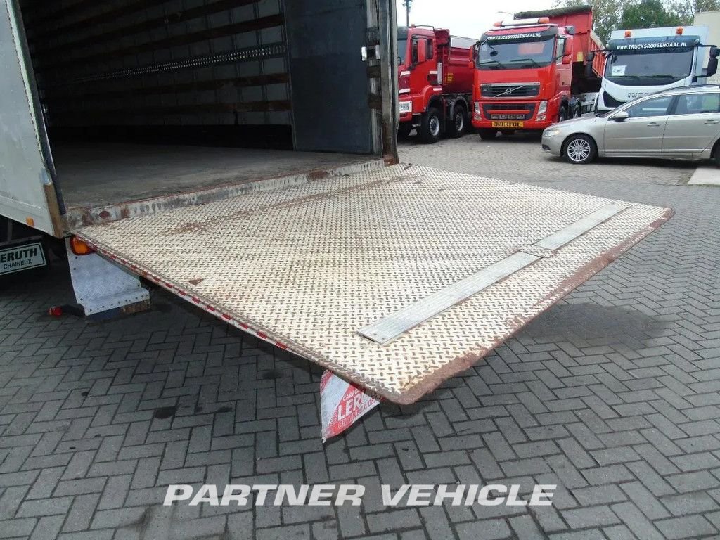 frontLeft : Volvo FL 240 umpikori kuorma-auto