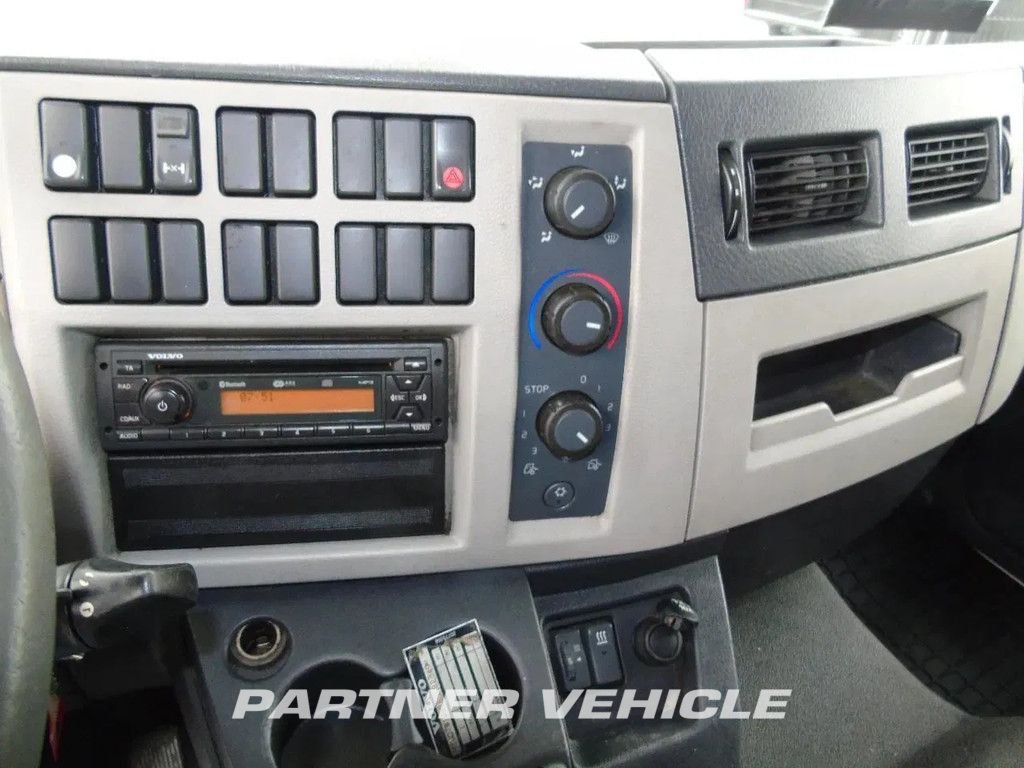 frontLeft : Volvo FL 240 umpikori kuorma-auto