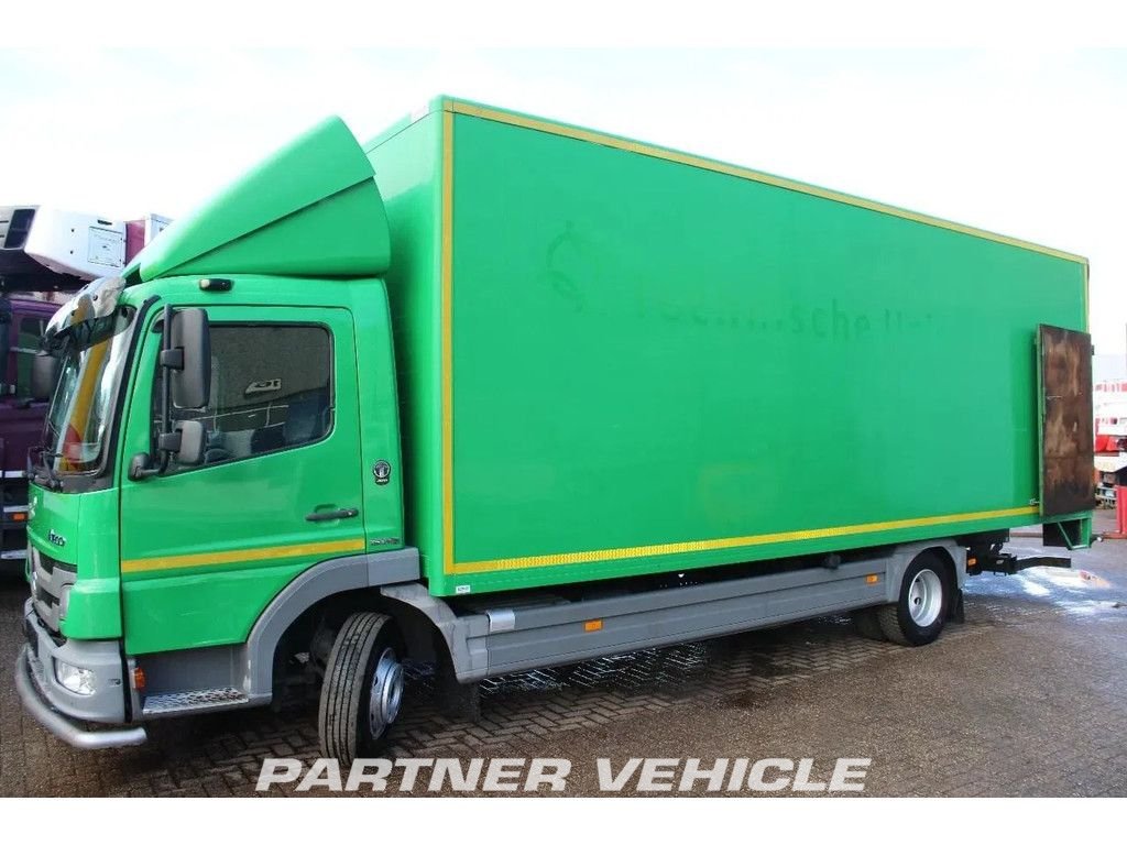 frontLeft : Mercedes Atego 1018 Грузовик с кузовом-фургоном