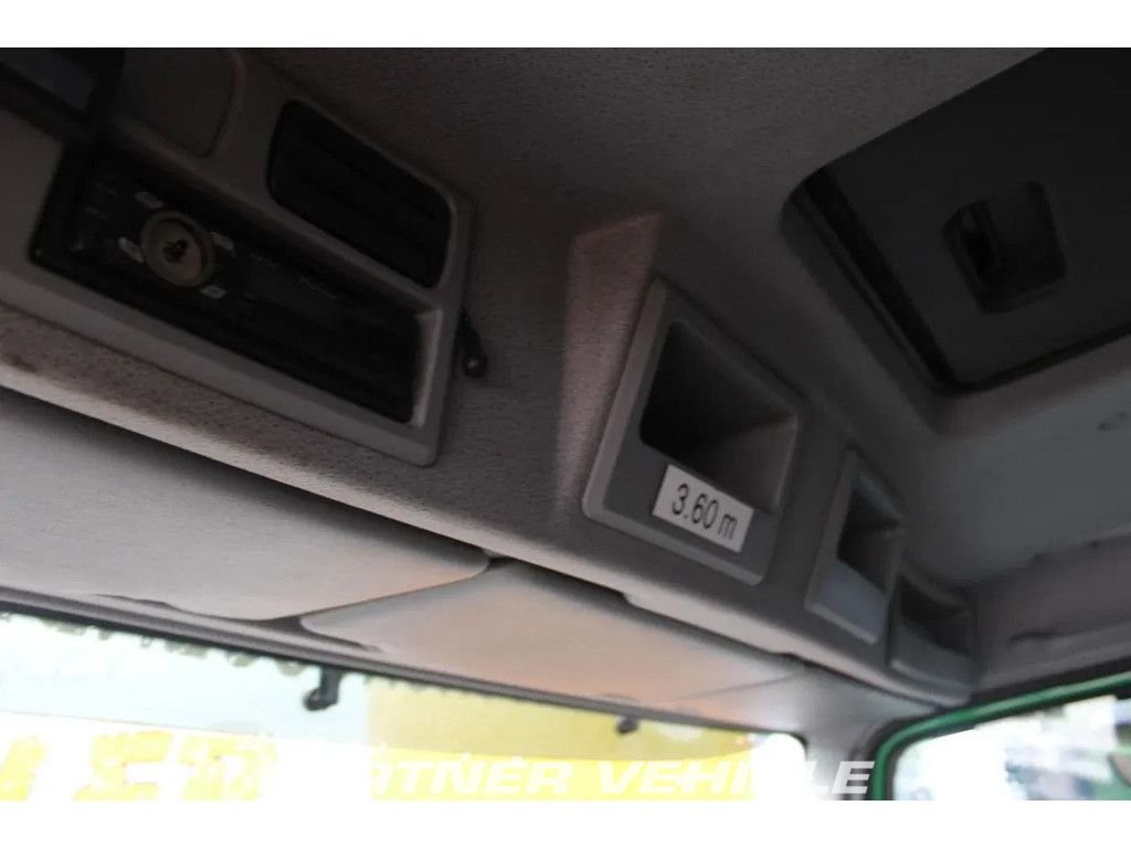 frontLeft : Mercedes Atego 1018 Грузовик с кузовом-фургоном