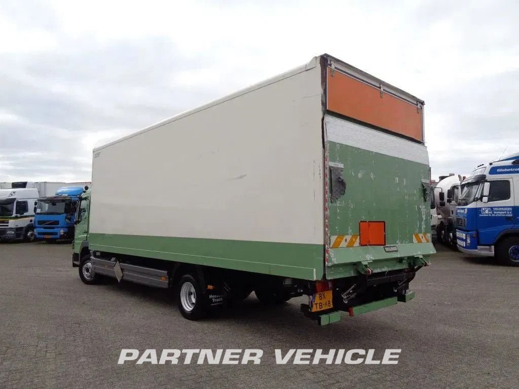 frontLeft : Mercedes Atego 822 Грузовик с кузовом-фургоном