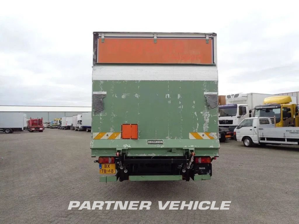 frontLeft : Mercedes Atego 822 Грузовик с кузовом-фургоном