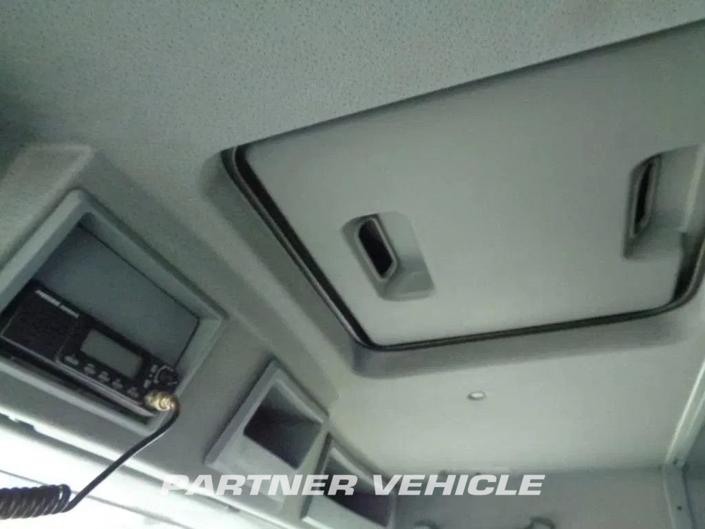 frontLeft : Mercedes Atego 822 Грузовик с кузовом-фургоном