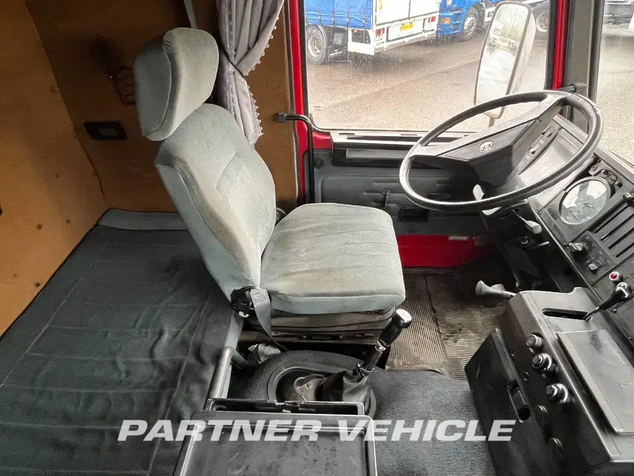 frontLeft : Scania 142H Tractor Unit
