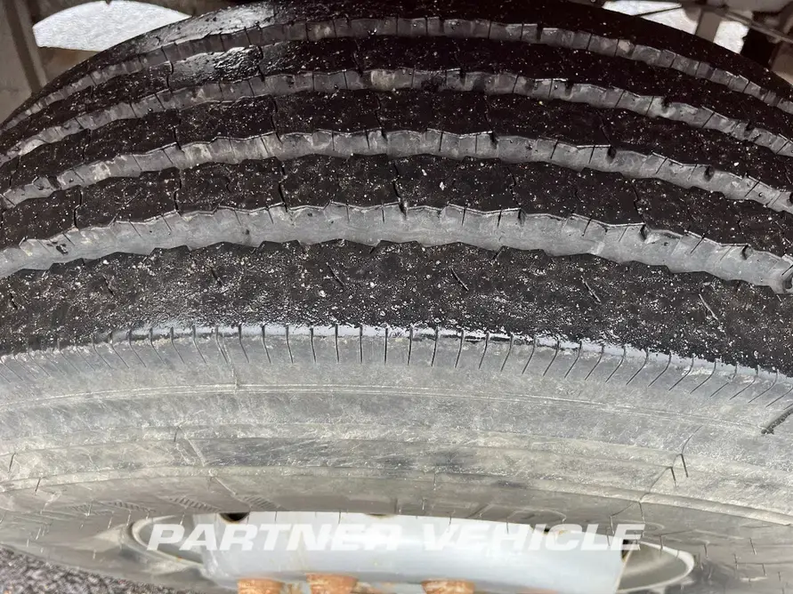 frontLeft : Scania 142H Tractor Unit
