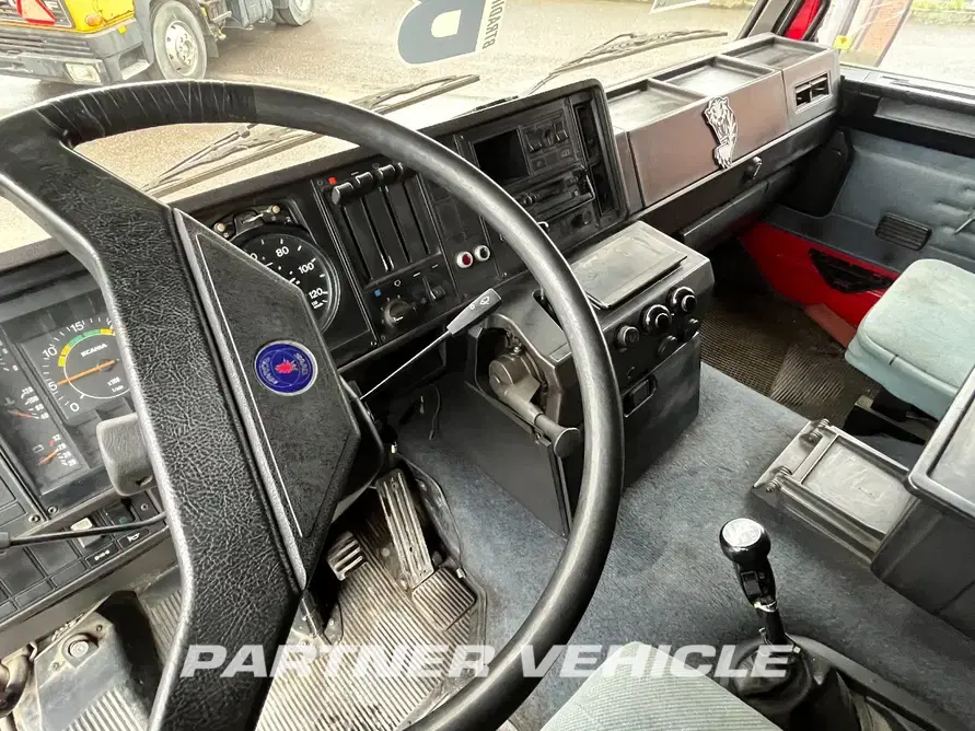 frontLeft : Scania 142H Tractor Unit