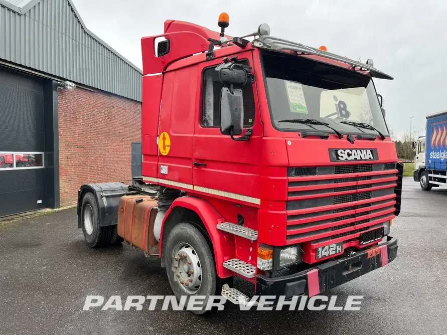 frontLeft : Scania 142H Tractor Unit
