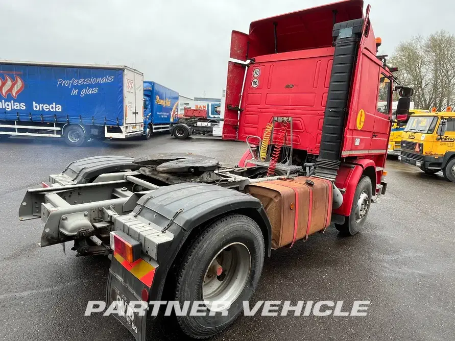 frontLeft : Scania 142H Tractor Unit